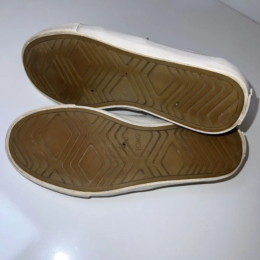 Toms pre owned